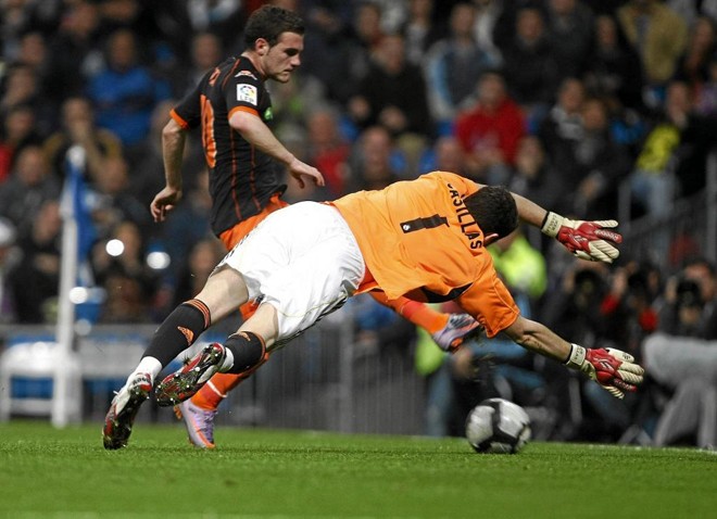 Trong màu áo Valencia, Mata đã có 3 lần về thăm lại Bernabeu. Cầu thủ chạy cánh nhỏ con này đã ghi tổng cộng 29 bàn cho Los Che trong khuôn khổ La Liga.
